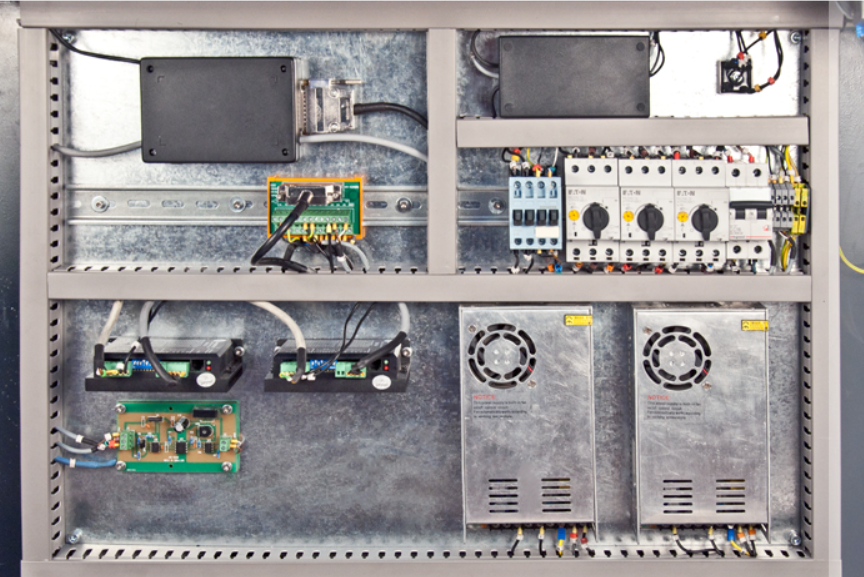 Токарный станок с ЧПУ Optima TU2807V CNC